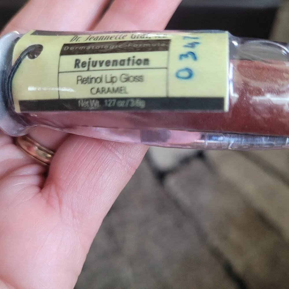 Dr Jeanette Graf Rejuvenation Retinal LIP Gloss- caramel NWT Sealed